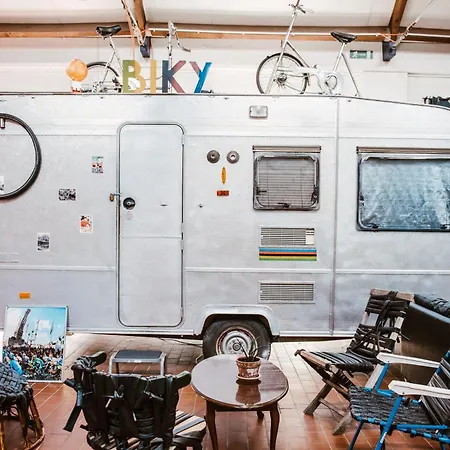 Treck Hostel *